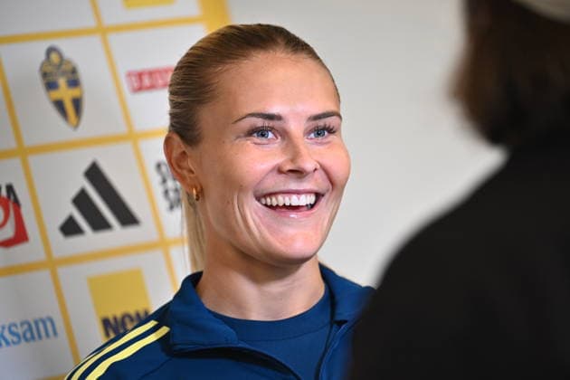 STOCKHOLM, SWEDEN 20261007 Amanda NildÃ n at a press conference, PK, Pressekonferenz after the women s national team, Nationalteam s training on Bosön ahead of the playoff for the 2027 World Cup. STOCKHOLM SWEDEN x10090x