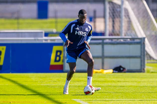 07.10.2026, Fussball, Training des FC Schalke 04. Bryan Lasme (FC Schalke 04). Gelsenkirchen Trainingsgelände FC Schalke 04 NRW Deutschland xRHR-FOTO YYx Copyright: RHR-FOTOx RHR-FOTO YY