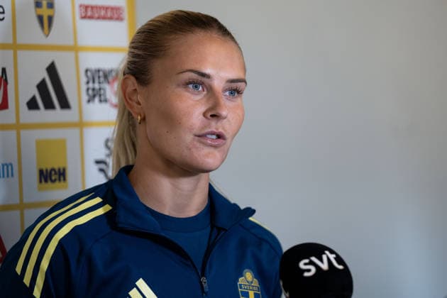 261007 Amanda NildÃ n of the Swedish women s national football team in the mixed zone a training session on October 7, 2026 in Stockholm. Photo: Emma Wallskog BILDBYRAN kod EW EW0716 fotboll football soccer fotball vm-kval kval fifa womens world cup qualifier qualifier träning practice training sverige sweden dam bbeng Copyright: EMMAxWALLSKOG BB261007EW059