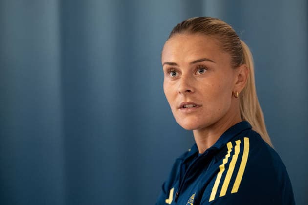 261007 Amanda NildÃ n of the Swedish women s national football team in the mixed zone a training session on October 7, 2026 in Stockholm. Photo: Emma Wallskog BILDBYRAN kod EW EW0716 fotboll football soccer fotball vm-kval kval fifa womens world cup qualifier qualifier träning practice training sverige sweden dam bbeng Copyright: EMMAxWALLSKOG BB261007EW064