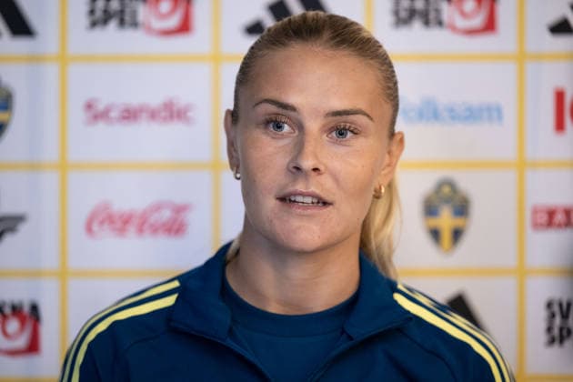 261007 Amanda NildÃ n of the Swedish women s national football team in the mixed zone a training session on October 7, 2026 in Stockholm. Photo: Emma Wallskog BILDBYRAN kod EW EW0716 fotboll football soccer fotball vm-kval kval fifa womens world cup qualifier qualifier träning practice training sverige sweden dam bbeng Copyright: EMMAxWALLSKOG BB261007EW065