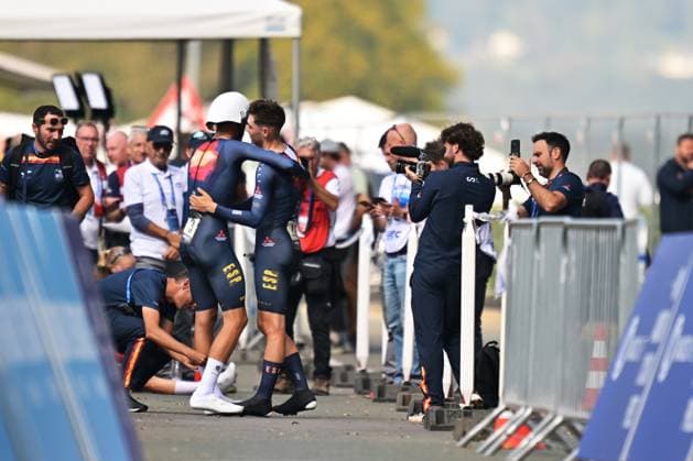 Spain s Hector Alvarez Martinez and Spain s Enaut Urcaregui Sanz celebrate after the Men U23 Individual Time Trial race (22km) at the cycling UEC Road European Championships, in Ljubljana, Slovenia, on Wednesday 7 October 2026. The UEC Road European Championships are taking place from 02 to 07 October in Ljubljana, Slovenia. DAVIDxPINTENS  x189042540x
