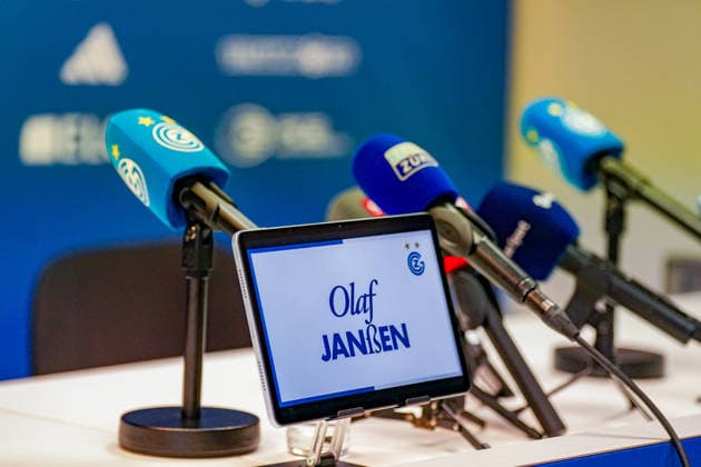 Schweiz, Zürich: Fussball - Grasshopper Club Zürich Vorstellung von Cheftrainer Olaf Janßen Pressekonferenz (Zürich) Copyright: xJOERANxSTEINSIEKx