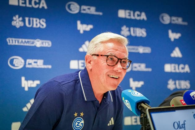 Schweiz, Zürich: Fussball - Grasshopper Club Zürich Vorstellung von Cheftrainer Olaf Janßen Pressekonferenz (Zürich) - Mimik, Gesichtsausdruck, Emotion, Pressekonferenz, Medien Copyright: xJOERANxSTEINSIEKx