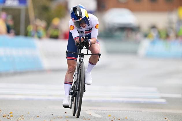 Great Britain s Lauren Dickson crosses the finish line of the Women Elite Individual Time Trial race (22km) at the cycling UEC Road European Championships, in Ljubljana, Slovenia, on Wednesday 7 October 2026. The UEC Road European Championships are taking place from 02 to 07 October in Ljubljana, Slovenia. DAVIDxPINTENS  x189046906x