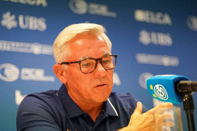 Schweiz, Zürich: Fussball - Grasshopper Club Zürich Vorstellung von Cheftrainer Olaf Janßen Pressekonferenz (Zürich) - Mimik, Gesichtsausdruck, Emotion, Pressekonferenz, Medien Copyright: xJOERANxSTEINSIEKx