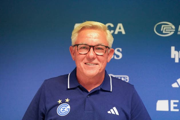 Schweiz, Zürich: Fussball - Grasshopper Club Zürich Vorstellung von Cheftrainer Olaf Janßen Pressekonferenz (Zürich) - Mimik, Gesichtsausdruck, Emotion, Pressekonferenz, Medien, Portraitfoto, Portrait, Einzelaufnahme, Porträt Copyright: xJOERANxSTEINSIEKx