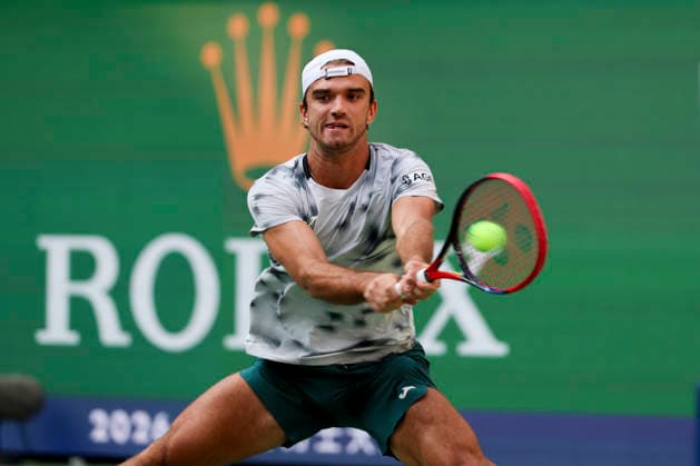 (261007) -- SHANGHAI, Oct. 7, 2026 -- Tomas Machac hits a return during the men s singles first round match between Zhang Zhizhen of China and Tomas Machac of the Czech Republic at the 2026 ATP, Tennis Herren tour Shanghai Masters tennis tournament in Shanghai, China, Oct. 7, 2026. ) (SP)CHINA-SHANGHAI-TENNIS-SHANGHAI MASTERS-MEN S SINGLES (CN) WangxXiang 