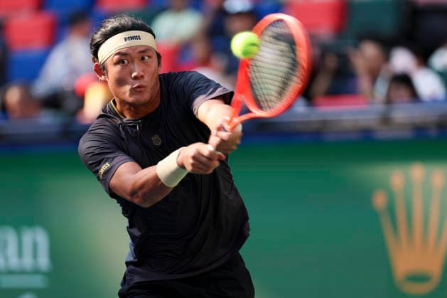 (261007) -- SHANGHAI, Oct. 7, 2026 -- Zhang Zhizhen hits a return during the men s singles first round match between Zhang Zhizhen of China and Tomas Machac of the Czech Republic at the 2026 ATP, Tennis Herren tour Shanghai Masters tennis tournament in Shanghai, China, Oct. 7, 2026. ) (SP)CHINA-SHANGHAI-TENNIS-SHANGHAI MASTERS-MEN S SINGLES (CN) WangxXiang 