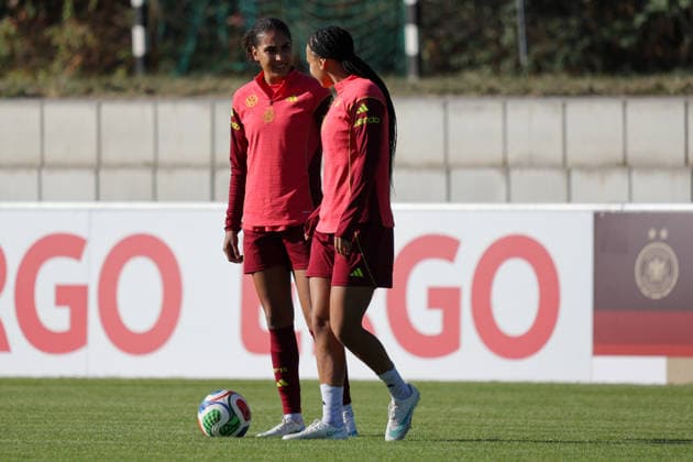 07.10.2026, xgrfx, Fussball DFB Medientermine, Deutsche Frauennationalmannschaft - Training v.l. Cora Zicai, Lisa Baum (Deutsche Frauennationalmannschaft) Eppelheim