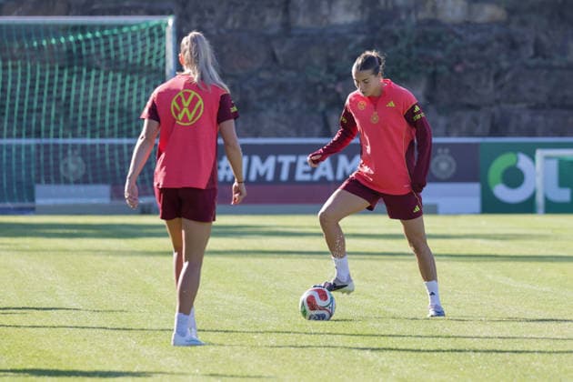 07.10.2026, xgrfx, Fussball DFB Medientermine, Deutsche Frauennationalmannschaft - Training v.l. Carlotta Wamser (Deutsche Frauennationalmannschaft) Eppelheim