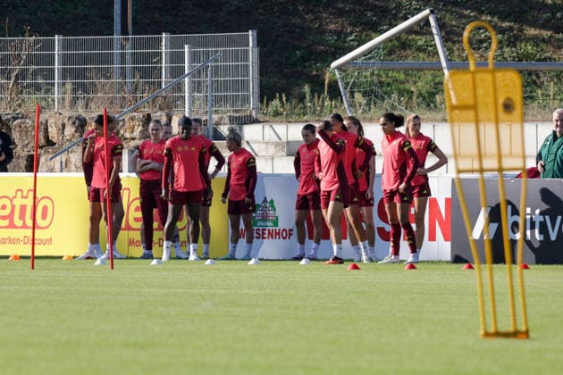 07.10.2026, xgrfx, Fussball DFB Medientermine, Deutsche Frauennationalmannschaft - Training v.l. Die deutsche Nationalmannschaft trainiert in Eppelheim. (Deutsche Frauennationalmannschaft) Eppelheim