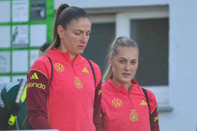 Eppelheim, Deutschland: 07.10.2026 - Deutsche Fußballnationalmannschaft der Frauen - Training - Testspiel Deutschland vs. Australien Im Bild: v.li. Melissa Kössler Koessler (Deutschland) und Marie Müller Mueller (Deutschland) Copyright: HMBxMedia MadeleinexFantini