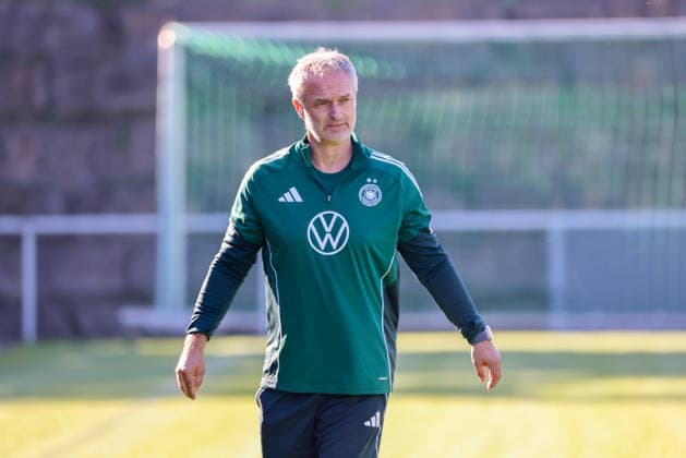 Eppelheim, Deutschland: 07.10.2026 - Deutsche Fußballnationalmannschaft der Frauen - Training - Testspiel Deutschland vs. Australien Im Bild: Bundestrainer Christian Wück Wueck (Deutschland) Copyright: HMBxMedia MadeleinexFantini