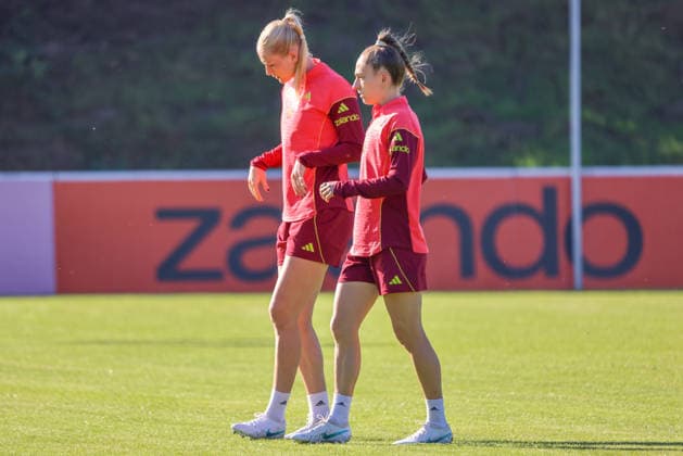 Eppelheim, Deutschland: 07.10.2026 - Deutsche Fußballnationalmannschaft der Frauen - Training - Testspiel Deutschland vs. Australien Im Bild: v.li. Camilla Küver Kuever (Deutschland) und Sophia Kleinherne (Deutschland) Copyright: HMBxMedia MadeleinexFantini