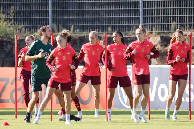 Eppelheim, Deutschland: 07.10.2026 - Deutsche Fußballnationalmannschaft der Frauen - Training - Testspiel Deutschland vs. Australien Im Bild: Die Spielerinnen der deutschen Fußballnationalmannschaft der Frauen beim Training Copyright: HMBxMedia MadeleinexFantini