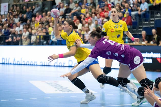 Handball, Alsco HBF1: HC Leipzig - TuS Metzingen; 07.10.2026 Laura Klocke (13, HC Leipzig) am Ball. Alsco Handball Bundesliga Frauen HBF1, Saison 2026 2027, 5. Spieltag: HC Leipzig vs. TuS Metzingen am 07.10.2026 im Sportcenter Markranstädt. Copyright: xBEAUTIFULxSPORTS JanxKaeferx