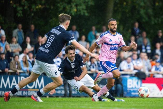 Niederrheinpokal SV Blau-Weiß Dingden - MSV Duisburg ** NUR FÜR REDAKTIONELLE ZWECKE ** EDITORIAL USE ONLY **<p>Fußball Niederrheinpokal SV Blau-Weiß Dingden - MSV Duisburg am 07.10.26 am Sportplatz am Höingsweg in Hamminkeln Ramien Safi ( Duisburg ) Duisburg Copyright: JakobxKlos