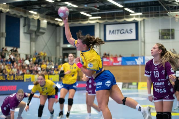 Handball, Alsco HBF1: HC Leipzig - TuS Metzingen; 07.10.2026 Alina Gaubatz (11, HC Leipzig) wirft von außen. Alsco Handball Bundesliga Frauen HBF1, Saison 2026 2027, 5. Spieltag: HC Leipzig vs. TuS Metzingen am 07.10.2026 im Sportcenter Markranstädt. Copyright: xBEAUTIFULxSPORTS JanxKaeferx