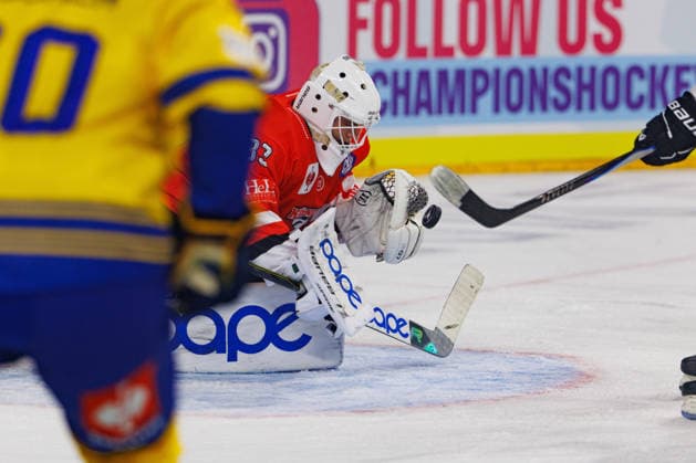 COLOGNE, GERMANY - 7 OCTOBER 2026: Image shows save of Nico Wiens (Kölner Haie, 33) during Champions Hockey League 2026 27 League Phase, Matchday 5: Kölner Haie vs Herning Blue Fox at LANXESS arena on 7 10 2026 in Cologne, Germany. Germany Copyright: xFröhlichxPascalx