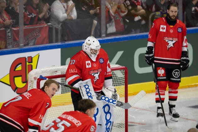 CHL; Kölner Haie - Herning Blue Fox; Köln, 07.10.2026 Nico Wiens (Kölner Haie, Torwart, 33); Carlos Händel (Kölner Haie, Verteidigung, 7); Ryan Macinnis (Kölner Haie, Sturm, 77); CHL; Kölner Haie - Herning Blue Fox am 07.10.2026 in der Lanxessarena in Köln (Deutschland). Copyright: xBEAUTIFULxSPORTS AndreasxDickx