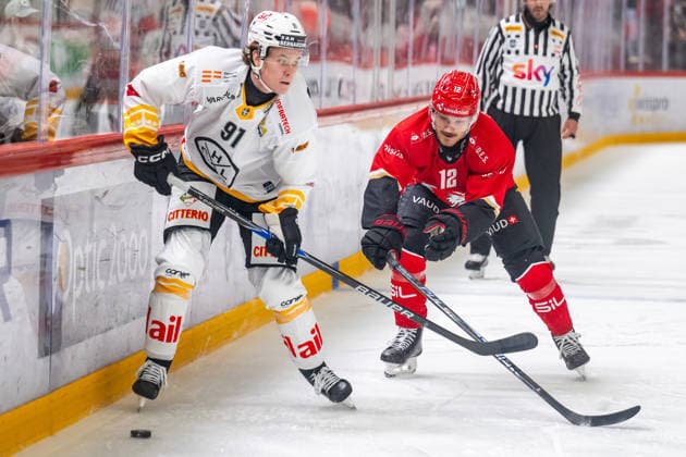 NL: Lausanne HC - HC Lugano 07.10.2026, Lausanne, Vaudoise Arena, NL: Lausanne HC - HC Lugano. Daniel Olsson (91, HC Lugano) and Yannick Zehnder (12, Lausanne HC) during the 2026-2027 Swiss National League Ice hockey, Eishockey game between Lausanne HC and HC Lugano the Wednesday 07.10.2026 at the Vaudoise Arena in Lausanne, Switzerland. Lausanne Vaudoise Arena Vaud Switzerland Copyright: xMediafabxPhotographyxFabricexDexGasperisx MEDIAFAB-HOCKEY-LAUSANNE HC-HC LUGANO-LAUSANNE-07.10.2026-0044