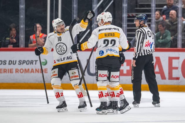 NL: Lausanne HC - HC Lugano 07.10.2026, Lausanne, Vaudoise Arena, NL: Lausanne HC - HC Lugano. Alessio Bertaggia (10, HC Lugano) Santeri Alatalo (22, HC Lugano) celebrates his goal during the 2026-2027 Swiss National League Ice hockey, Eishockey game between Lausanne HC and HC Lugano the Wednesday 07.10.2026 at the Vaudoise Arena in Lausanne, Switzerland. Lausanne Vaudoise Arena Vaud Switzerland Copyright: xMediafabxPhotographyxFabricexDexGasperisx MEDIAFAB-HOCKEY-LAUSANNE HC-HC LUGANO-LAUSANNE-07.10.2026-0050