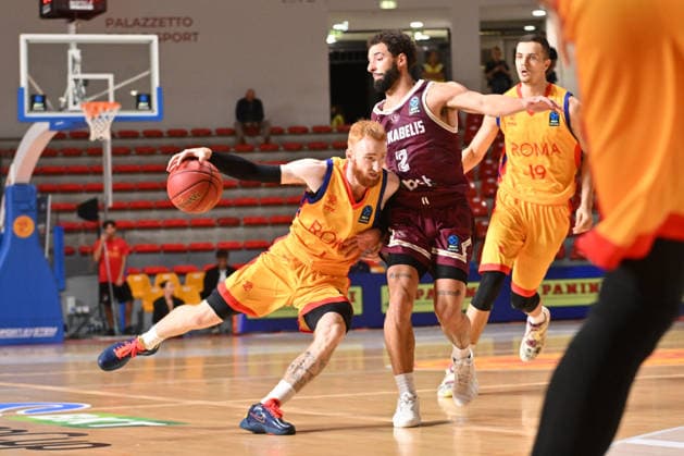 IPA89407425 - Niccolo Mannion of BC Roma during the BKT EuroCup Round 2 game between BC Roma and Lietkebalis at the Palazzetto dello on the 7th, 2026, in Rome, Italy.  Copyright: xRobertoxBettacchi IPAxSportx xx IPA89407425