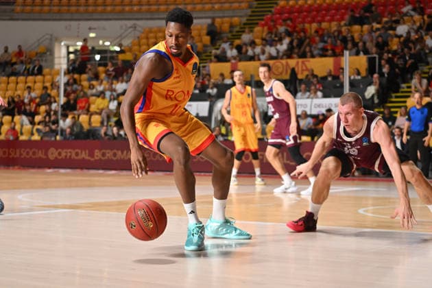 IPA89407421 - Gerald Ayayi of BC Roma during the BKT EuroCup Round 2 game between BC Roma and Lietkebalis at the Palazzetto dello on the 7th, 2026, in Rome, Italy.  Copyright: xRobertoxBettacchi IPAxSportx xx IPA89407421