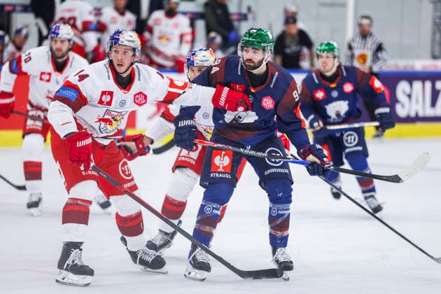 Ice hockey, Eishockey - CHL, EC RBS vs Berlin SALZBURG,AUSTRIA,07.OCT.26 - ICE HOCKEY - CHL, Champions Hockey League, group stage, EC Red Bull Salzburg vs Eisbaeren Berlin. Image shows Olivier Galipeau (EC RBS) and Liam Kirk (Berlin).  GEPAxpictures xDavidxGeieregger