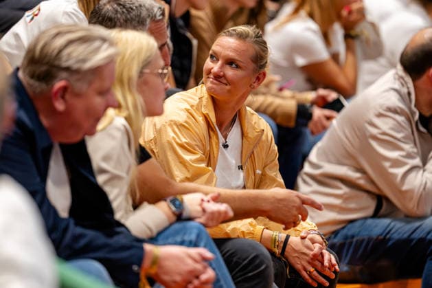 Dortmund, 07.10.2026, Handball, Damen, Alsco Handball Bundesliga Frauen, 5. Spieltag , BVB Borussia Dortmund - Buxtehuder SV Alexandra Popp gut gelaunt beim Spiel der BVB Handball Damen Dortmund Sporthalle Wellinghofen NRW Germany