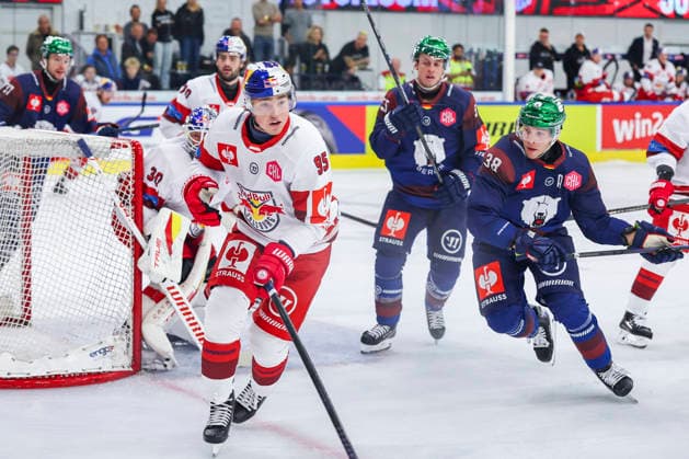 Ice hockey, Eishockey - CHL, EC RBS vs Berlin SALZBURG,AUSTRIA,07.OCT.26 - ICE HOCKEY - CHL, Champions Hockey League, group stage, EC Red Bull Salzburg vs Eisbaeren Berlin. Image shows Lukas Daniel Hoerl (EC RBS) and Yannick Veilleux (Berlin).  GEPAxpictures xDavidxGeieregger