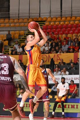 BASKETBALL - EuroCup - Roma Basketball vs. Lietkabelis Panevezys Photo by IPA ABACAPRESS.COM89407433 - Erik Stevenson of BC Roma shoots the ball during the BKT EuroCup Round 2 game between BC Roma and Lietkebalis at the Palazzetto dello on the 7th of 2026 in Rome, Italy. Rome Italy  Copyright: xIPAxSport ABACAx