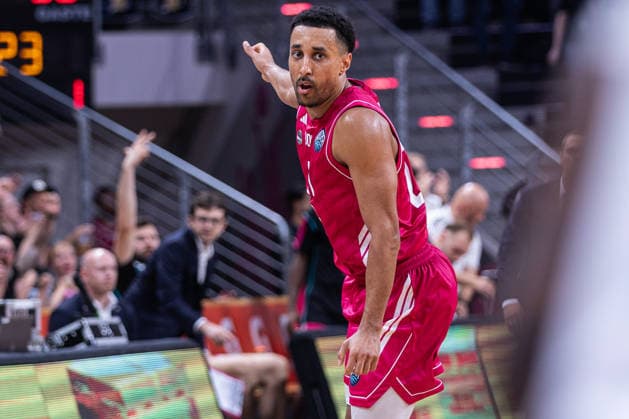 Basketball Champions League, Telekom Baskets Bonn vs. FC Porto, 7.10.2026 Joel Aminu (Telekom Baskets Bonn 21) bejubelt einen Dreier -- Basketball Champions League, Telekom Baskets Bonn vs. FC Porto, 7.10.2026, Telekom Dome, Bonn Copyright: xBEAUTIFULxSPORTS Derixx