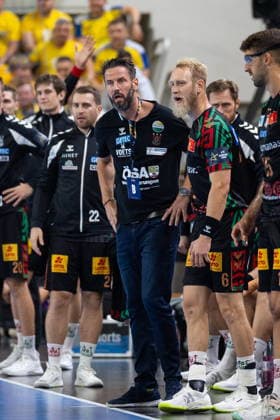 KIELCE, POLAND - OCTOBER 7: Bennet Wiegert during the EHF Champions League Group F match between Industria Kielce nad SC Magdeburg at Hala Legionow on October 2, 2026 in Kielce, Poland --- Pilka reczna. EHF Liga Mistrzow. Industria Kielce - SC Magdeburg. (Photo by Igor Jakubowski Arena Akcji) NEWSPIX.PL --- newspix.pl 