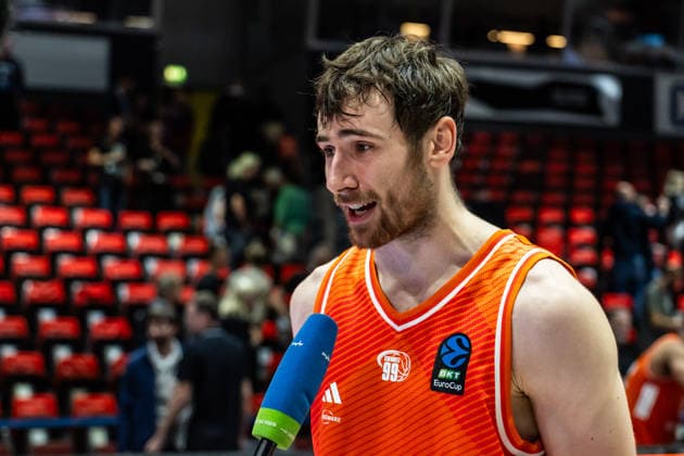 07.10.2026, GER, BKT Eurocup, Basketball, Chemnitz, Niners Chemnitz - Neptunas Klaipeda Jannis von Seckendorff (Niners Chemnitz, 90) beim Interview Chemnitz Messe Chemnitz Sachsen Deutschland