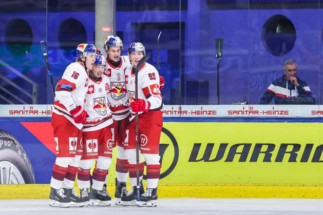 Ice hockey, Eishockey - CHL, EC RBS vs Berlin SALZBURG,AUSTRIA,07.OCT.26 - ICE HOCKEY - CHL, Champions Hockey League, group stage, EC Red Bull Salzburg vs Eisbaeren Berlin. Image shows the rejoicing of scorer Jayden Lee (EC RBS).  GEPAxpictures xDavidxGeieregger