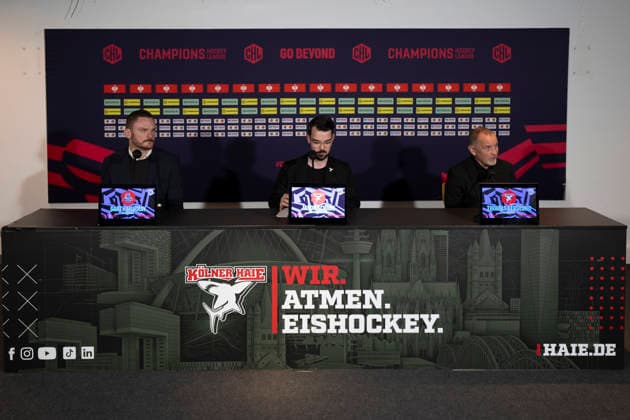 CHL; Kölner Haie - Herning Blue Fox; Köln, 07.10.2026 Garth Murrax (Herning Blue Fox, Head Coach); Jason Schade; Thomas Berglund (Kölner Haie, Head Coach); CHL; Kölner Haie - Herning Blue Fox am 07.10.2026 in der Lanxessarena in Köln (Deutschland). Copyright: xBEAUTIFULxSPORTS AndreasxDickx