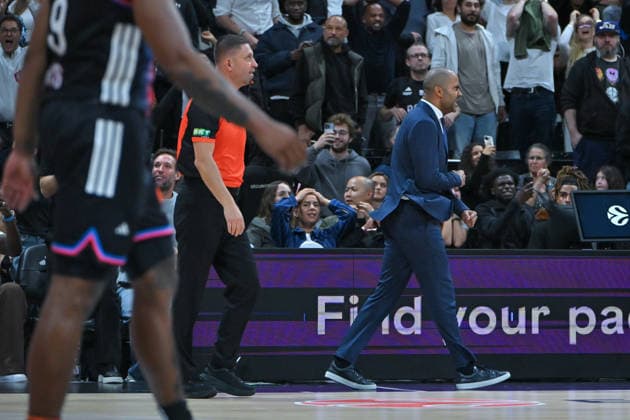 EuroLeague 2026, Paris Basketball vs LDLC ASVEL Villeurbanne, Basketball ASVEL Head Coach TONY PARKER celebrates their side s victory after the EuroLeague 2026 match between Paris Basketball and LDLC ASVEL Villeurbanne at Adidas Arena on October 07, 2026 in Paris, France. Paris Adidas Arena France