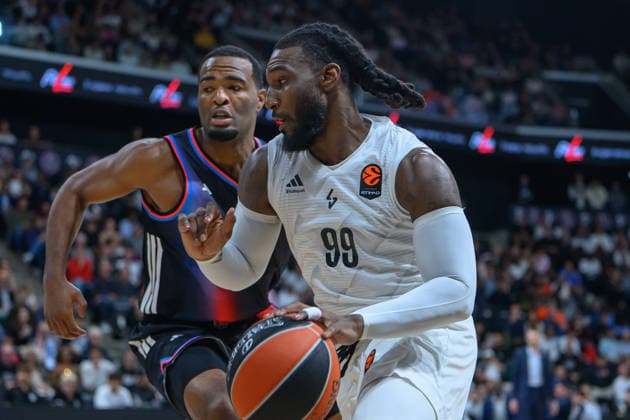 EuroLeague 2026, Paris Basketball vs LDLC ASVEL Villeurbanne, Basketball TJ Warren of Paris Basket and JAE CROWDER OF ASVEL during the EuroLeague 2026 match between Paris Basketball and LDLC ASVEL Villeurbanne at Adidas Arena on October 07, 2026 in Paris, France. Paris Adidas Arena France