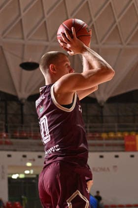 IPA89413369 - Ognjen Jaramaz of Lietkabelis Panevezys shoots the ball during the BKT EuroCup Round 2 game between BC Roma and Lietkabelis at the Palazzetto dello on July 7, 2026, in Rome, Italy.  Copyright: xRobertoxBettacchi IPAxSportx xx IPA89413369