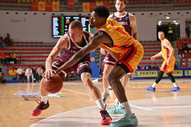 BASKETBALL - EuroCup - Roma Basketball vs. Lietkabelis Panevezys Photo by IPA ABACAPRESS.COM89413363 - Ognjen Jaramaz of Lietkabelis Panevezys is guarded by Gerald Ayayi of BC Roma during the BKT EuroCup Round 2 game between BC Roma and Lietkabelis at the Palazzetto dello on July 7, 2026, in Rome, Italy. Rome Italy  Copyright: xIPAxSport ABACAx