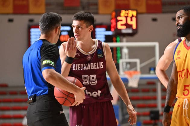 IPA89413720 - Marius Valinskas of Lietkabelis Panevezys argues with the referee during the BKT EuroCup Round 2 game between BC Roma and Lietkabelis at the Palazzetto dello on the 7th of 2026 in Rome, Italy.  Copyright: xRobertoxBettacchi IPAxSportx xx IPA89413720