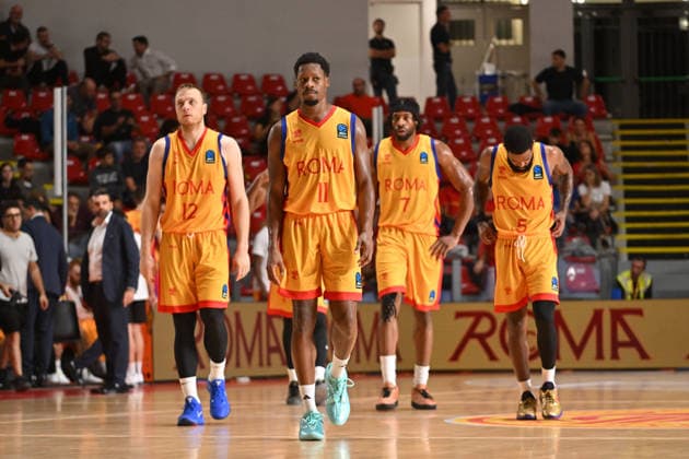 IPA89413812 - Arturs Strautins, Gerald Ayayi, Giovanni Emejuru, and Corey Davis of BC Roma (from left to right) during the BKT EuroCup Round 2 game between BC Roma and Lietkebalis at the Palazzetto dello on the 7th, 2026, in Rome, Italy.  Copyright: xRobertoxBettacchi IPAxSportx xx IPA89413812