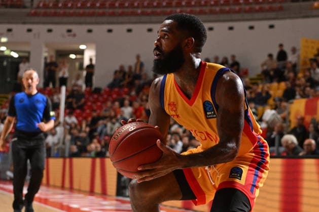 IPA89413815 - Corey Davis of BC Roma during the BKT EuroCup Round 2 game between BC Roma and Lietkebalis at the Palazzetto dello on the 7th, 2026, in Rome, Italy.  Copyright: xRobertoxBettacchi IPAxSportx xx IPA89413815