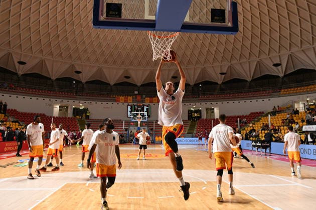 IPA89413817 - BC Roma players during the warm-up for the BKT EuroCup Round 2 game between BC Roma and Lietkebalis at the Palazzetto dello on the 7th, 2026, in Rome, Italy.  Copyright: xRobertoxBettacchi IPAxSportx xx IPA89413817