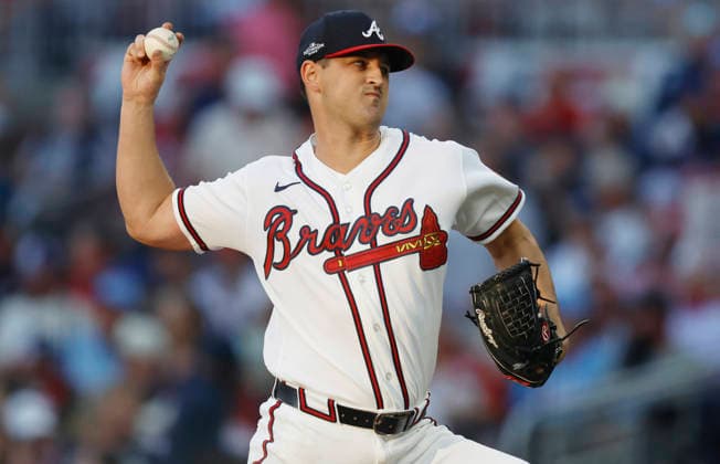 Atlanta Braves starting pitcher Tyler Mahle (54) throws against the Los Angeles Dodgers in the first inning in an MLB, Baseball Herren, USA National League Division Series playoff game at Truist Park in Atlanta, Georgia, on Wednesday, October 7, 2026.  ATL20261007702 MIKExZARRILLI