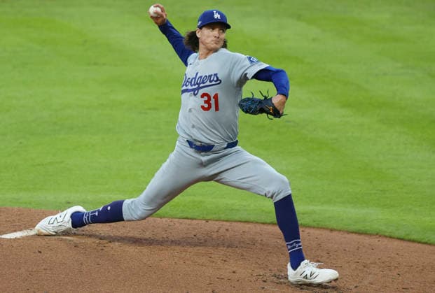 Los Angeles Dodgers pitcher Tyler Glasnow (31) throws against the Atlanta Braves in the fourth inning in an MLB, Baseball Herren, USA National League Division Series playoff game at Truist Park in Atlanta, Georgia, on Wednesday, October 7, 2026.  ATL20261007710 MIKExZARRILLI