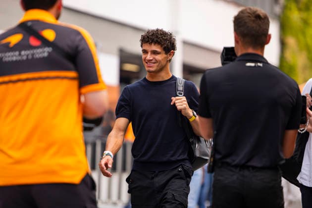 F1 - SINGAPORE GRAND PRIX 2026 NORRIS Lando (gbr), McLaren F1 Team MCL40, portrait during the 2026 Formula 1 Singapore Grand Prix, 17th round of the 2026 Formula One World Championship, WM, Weltmeisterschaft from October 9 to 11, 2026 on the Marina Bay Street Circuit, in Singapore, Singapore - SingaporeSingapore  Copyright: xJulienxDelfossex