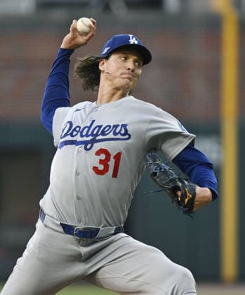 Baseball: Division Series between Dodgers and Braves Los Angeles Dodgers starter Tyler Glasnow pitches in Game 4 of the National League Division Series against the Atlanta Braves at Truist Park in Atlanta on Oct. 7, 2026.  A14AA0005630450P